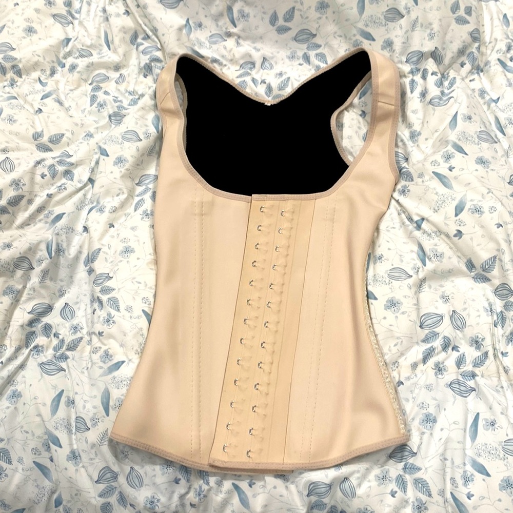 waist trainer size M